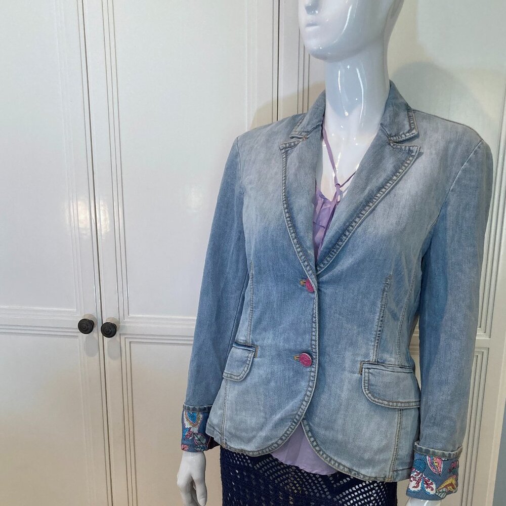 Escada Sport Light Blue Denim Jacket Blazer Floral Cuffs Size 40 (10 US)